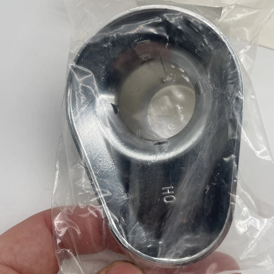 Contractors Lot of 22 Generic Chrome Plated Tub and Shower Flange Price Pfister - Image 3 of 4