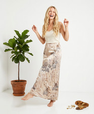 Vintage Skirt SM Floral Flowy Silky Finish Feminine skirt Wrap button skirt Boho