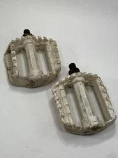 GT BMX Pedals White Victor VP-873 1/2” Performer Dyno Compe Freestyle OG 1980’s
