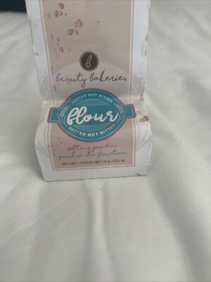 Beauty Bakerie Oat (Translucent) Flour  Setting Powder Full Size 14g  .5 oz. NIP