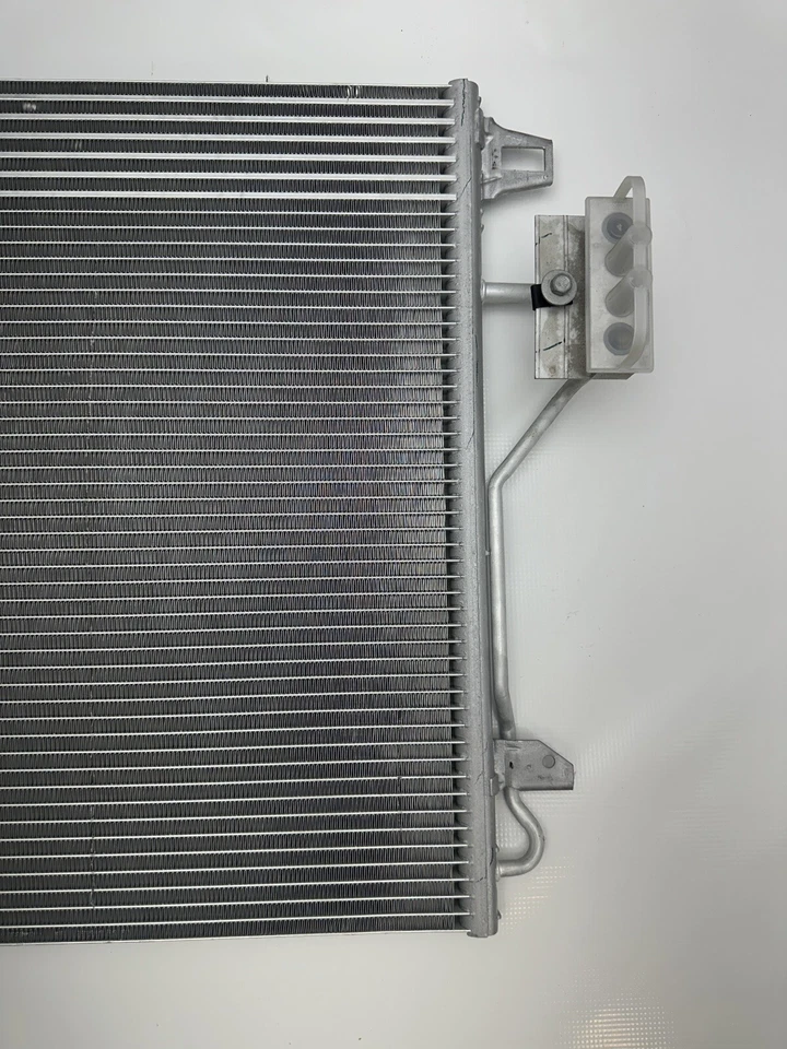 OEM 2016-2020 Dodge Grand Caravan Town & Country A/C Condenser 04677782AC - Imagem 3 de 4