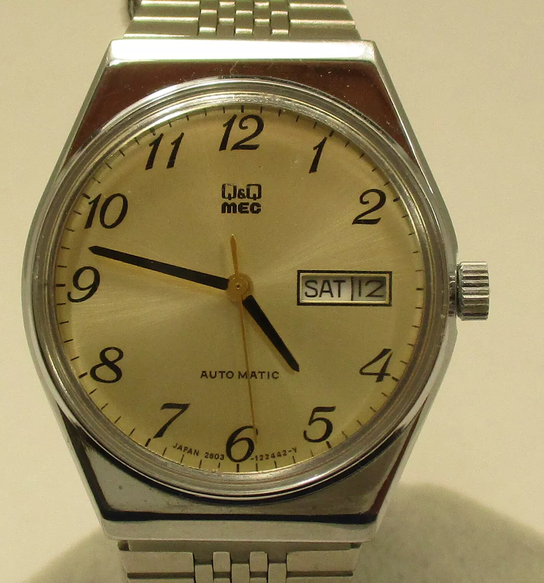 MONTRE AUTOMATIQUE Q Q by citizen day date en marche