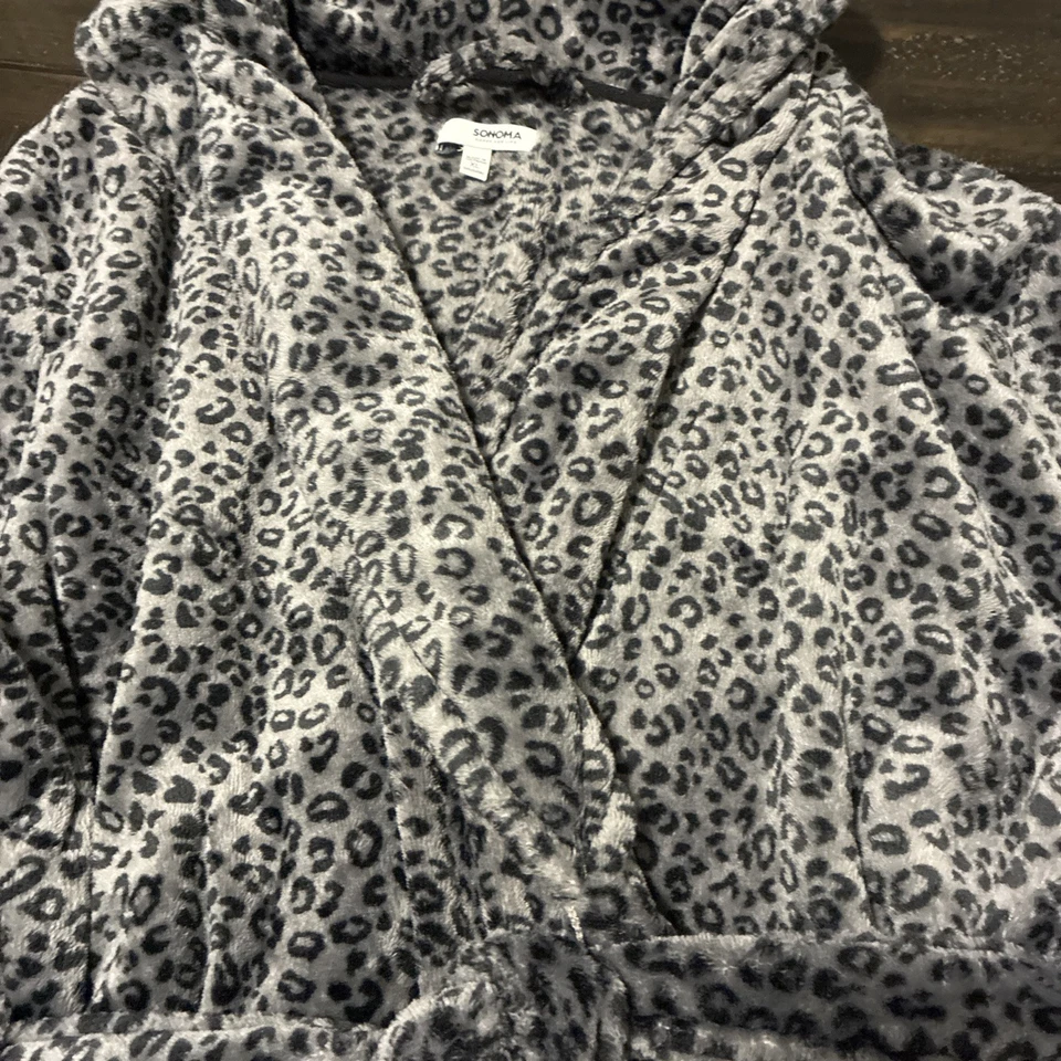 Sonoma Women's Plush Robe XL Leopard Print Belted Soft Fleece Cozy Lounge EUC - Image 3 of 4