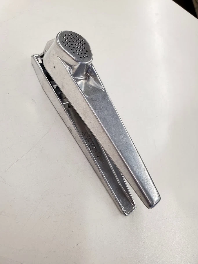 Vintage Zyliss Susi Aluminum Garlic Press Crusher Made In Switzerland