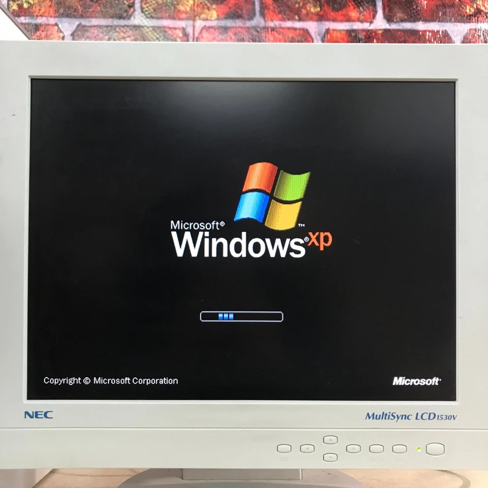 Dell Dimension E521 PC jogos retrô AMD Athlon 2.00GHz 1GB RAM (Windows XP MCE) - Imagem 2 de 4