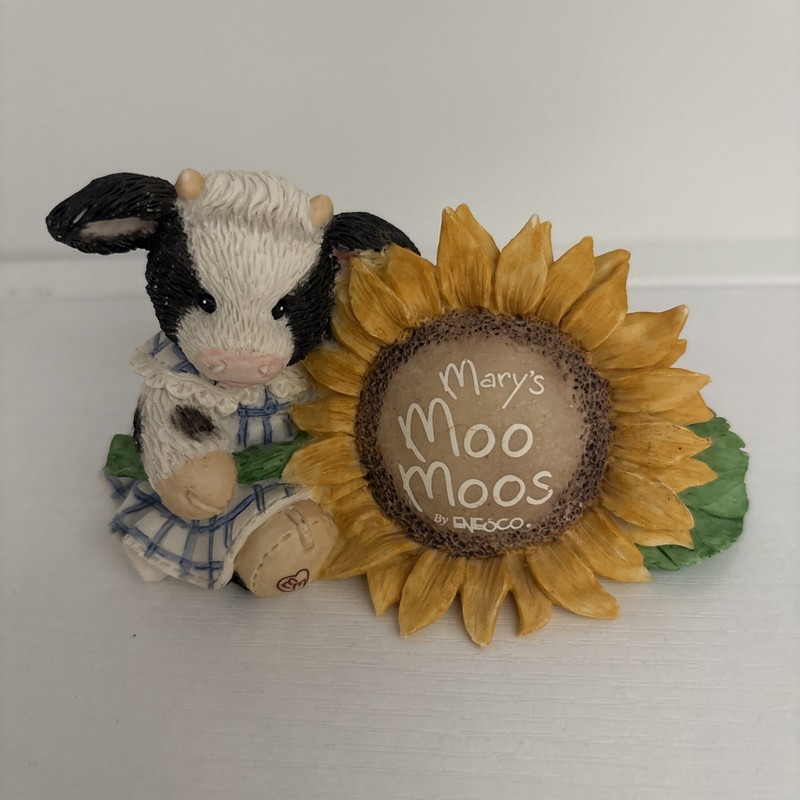Mary's Moo Moos Cow Figurine 1993 Sunflower Sign Display Enesco 628514 Vintage