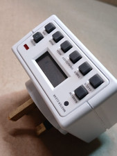 Timer Switch Plug 7 Day Digital Electric Light Socket 13A White STATUS