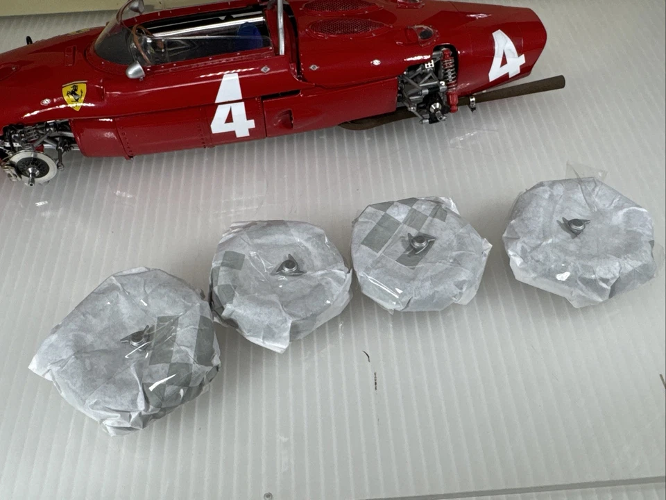 1/18 Exoto 1961 法拉利 156 鲨鱼鼻子冠军 GP Belguim Phil Hill GPC97203 罕见 — 第 4/4 张图片