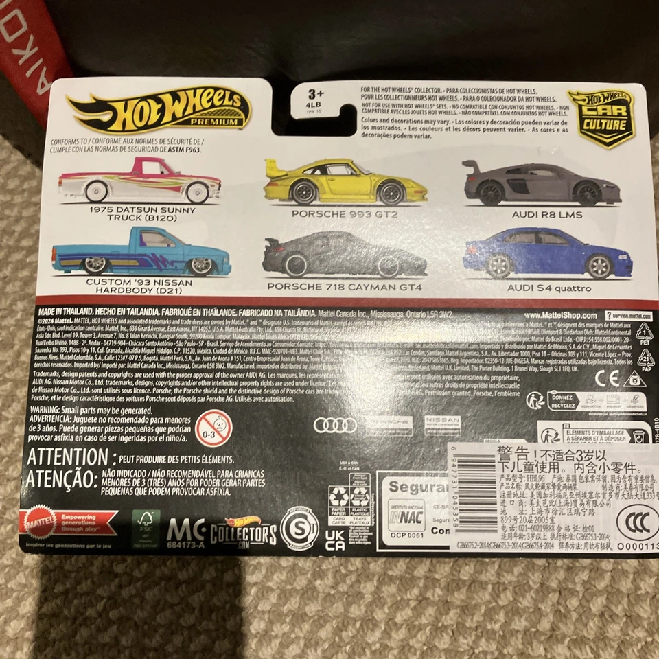 Hot Wheels - Premium Car Culture 1975 Datsun Sunny Truck B120 & Custom 93 Nissan - Image 3 of 3