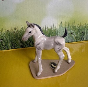 Hagen Renaker Feather Mustang Foal Specialty Shaded Grey