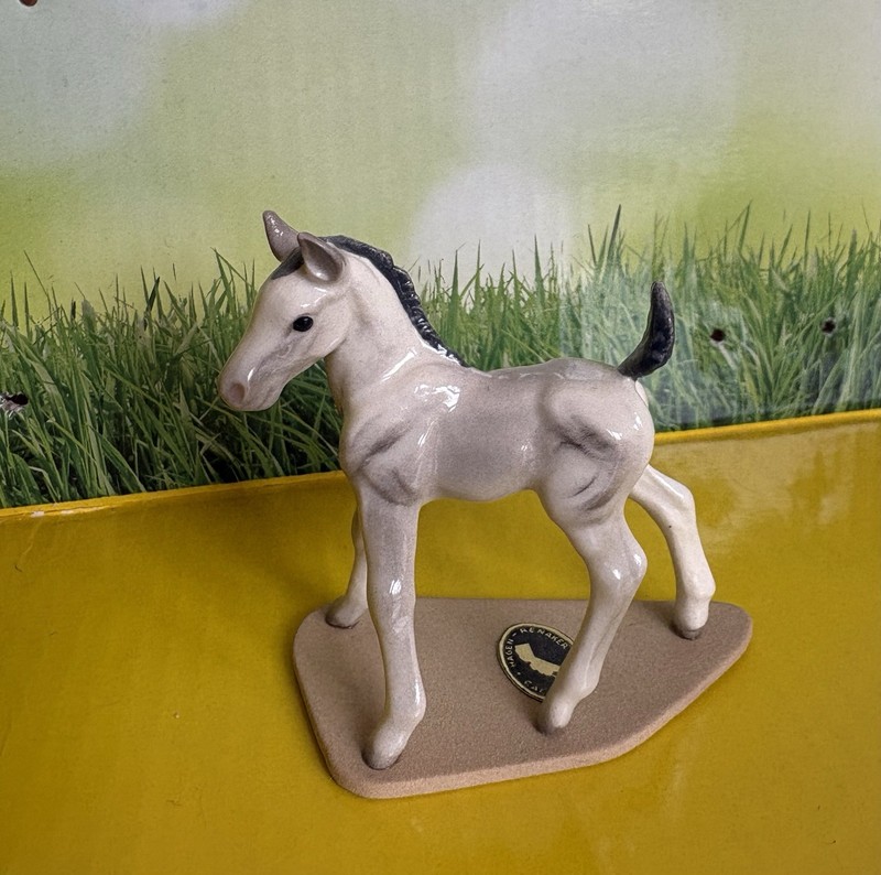Hagen Renaker Feather Mustang Foal Specialty Shaded Grey