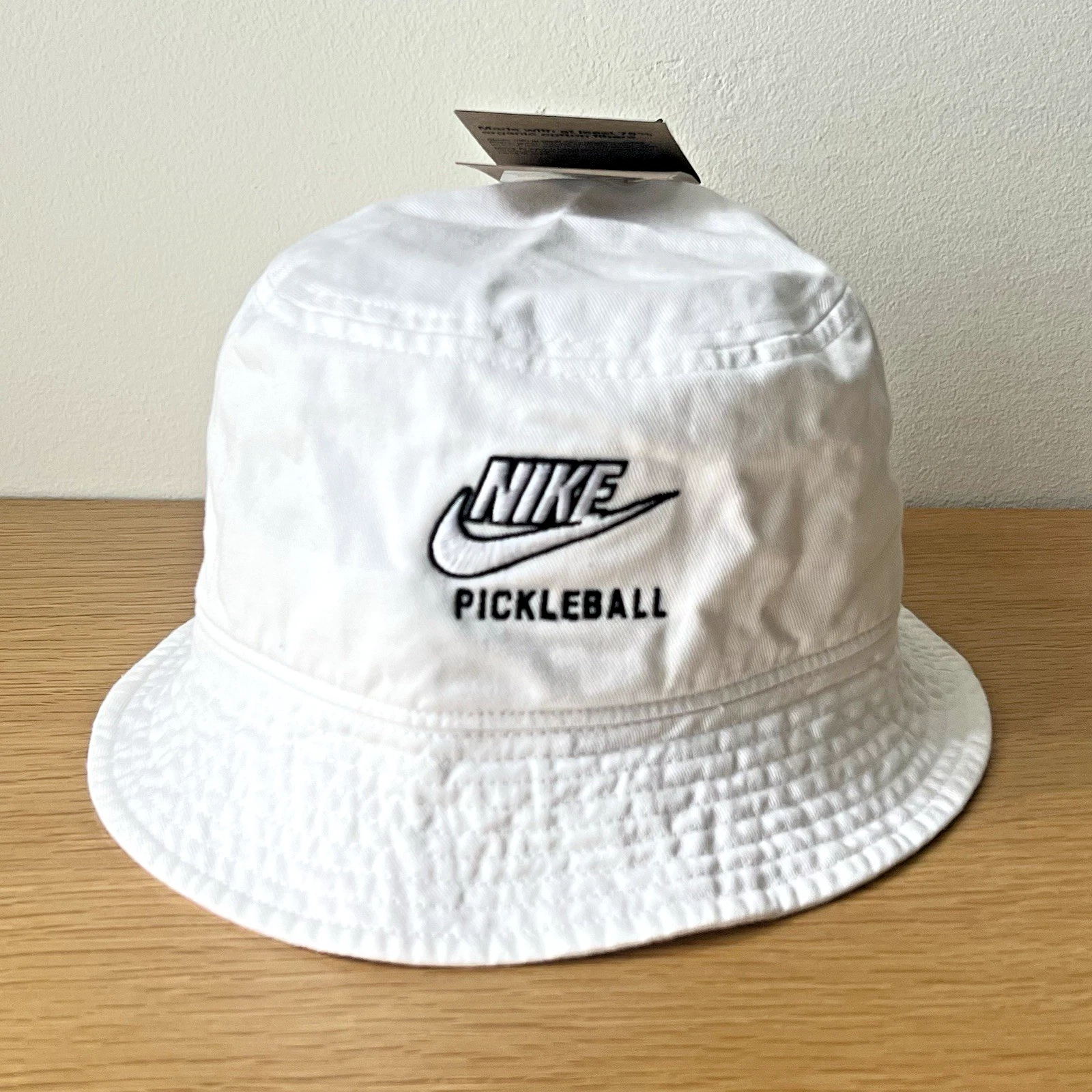 Nike Pickleball Apex Bucket Hat Unisex size Medium White Embroidered C14356 NWT
