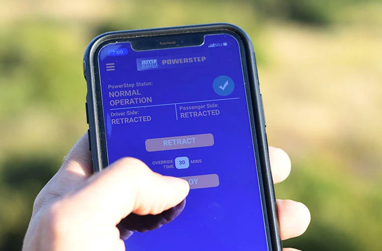 Placa de corrida AMP 86154-01 PowerStep Smart Series para Chevy Silverado GMC Sierra - Imagem 2 de 4