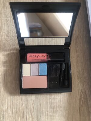 Mary Kay Compact gefüllt