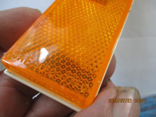 NOS 1978-1980 FORD FIESTA RIGHT HAND SIDE MARKER LAMP ASSEMBLYD8RZ-15A201-A - Picture 8 of 9