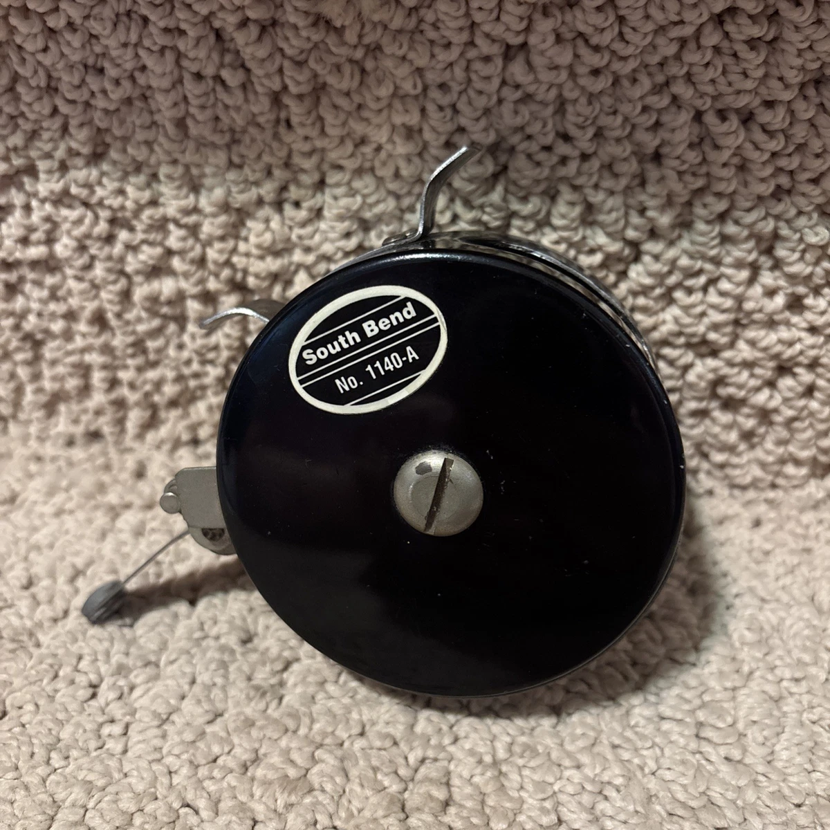 bear's den fly reels Sovereign Reel 7/8 / Spitfire profile counterbalance eliminates line catching at the base and is ergonomic for long fights @firstcastflies with some heavy duty