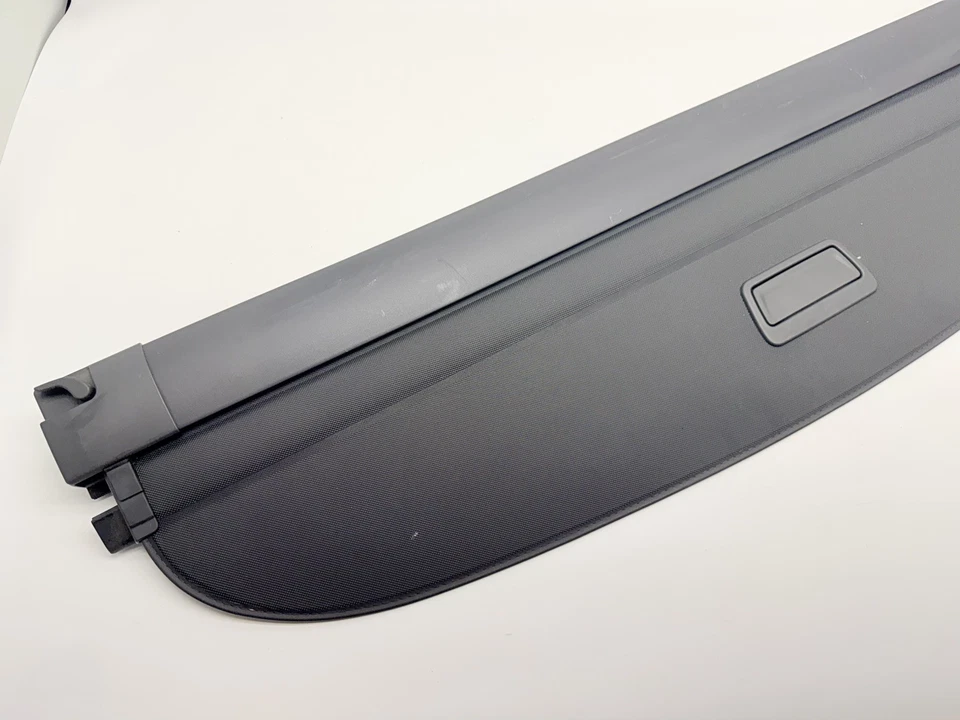 Capa de carga retrátil porta-malas traseiro Audi Q8 2019-2024 4M8863553 - Imagem 2 de 4