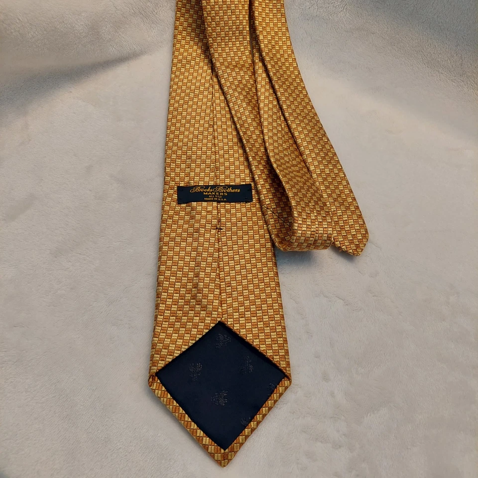Corbata de seda vintage Brooks Brothers Makers oro amarillo cuadros jacquard hecha en EE. UU. Foto 4 de 4