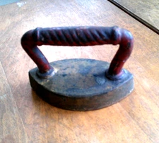 Miniature CAST Sad Iron Salesman Sample Child’s Toy-RED TWISTED  HANDLE