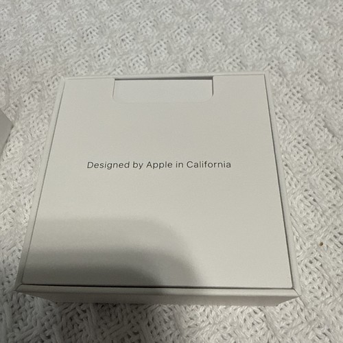 AUTHENTIC Apple AirPods 4th Gen - 第 2/6 張圖片