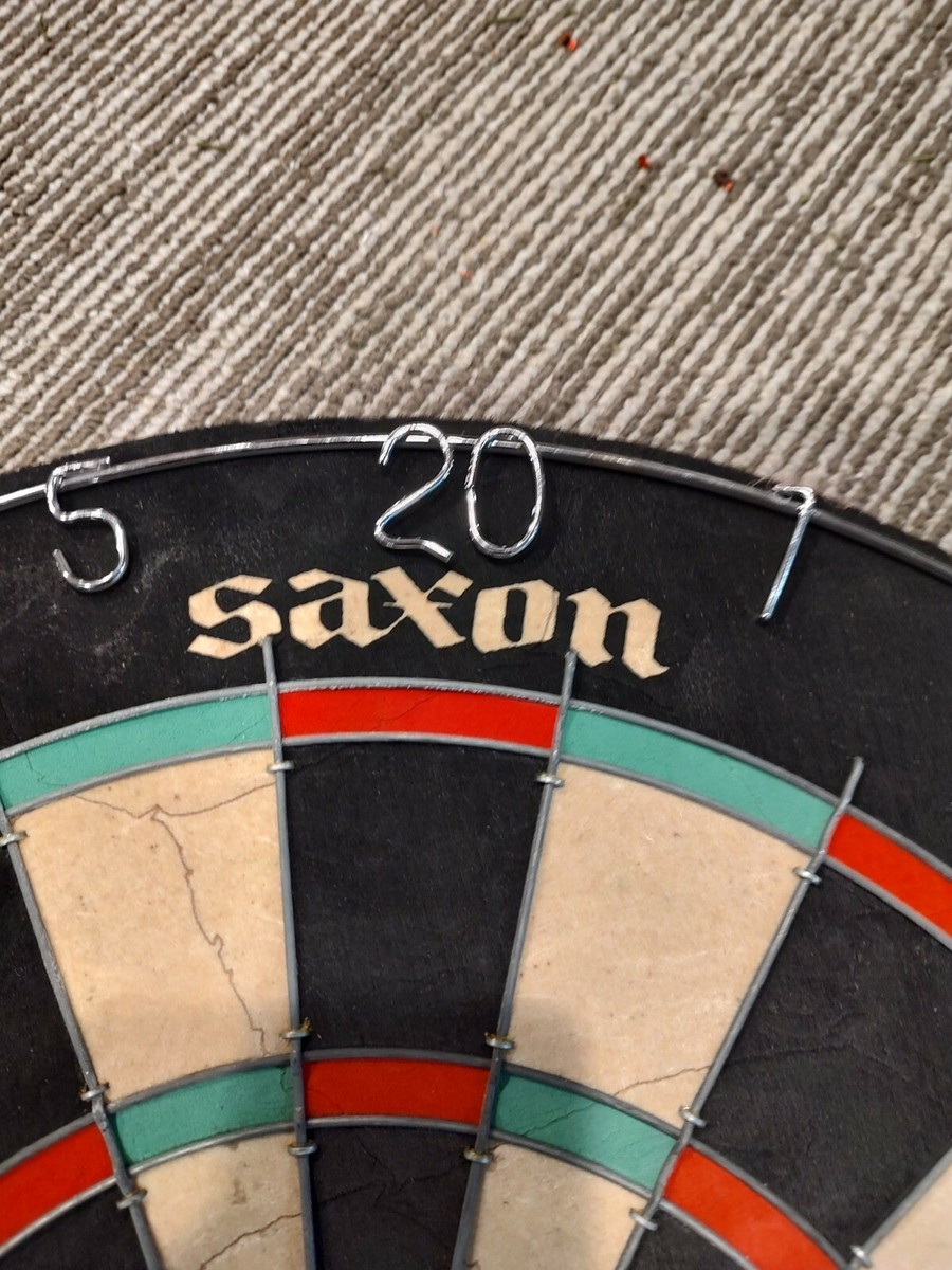 NEW 1976 Saxon Accudart 18
