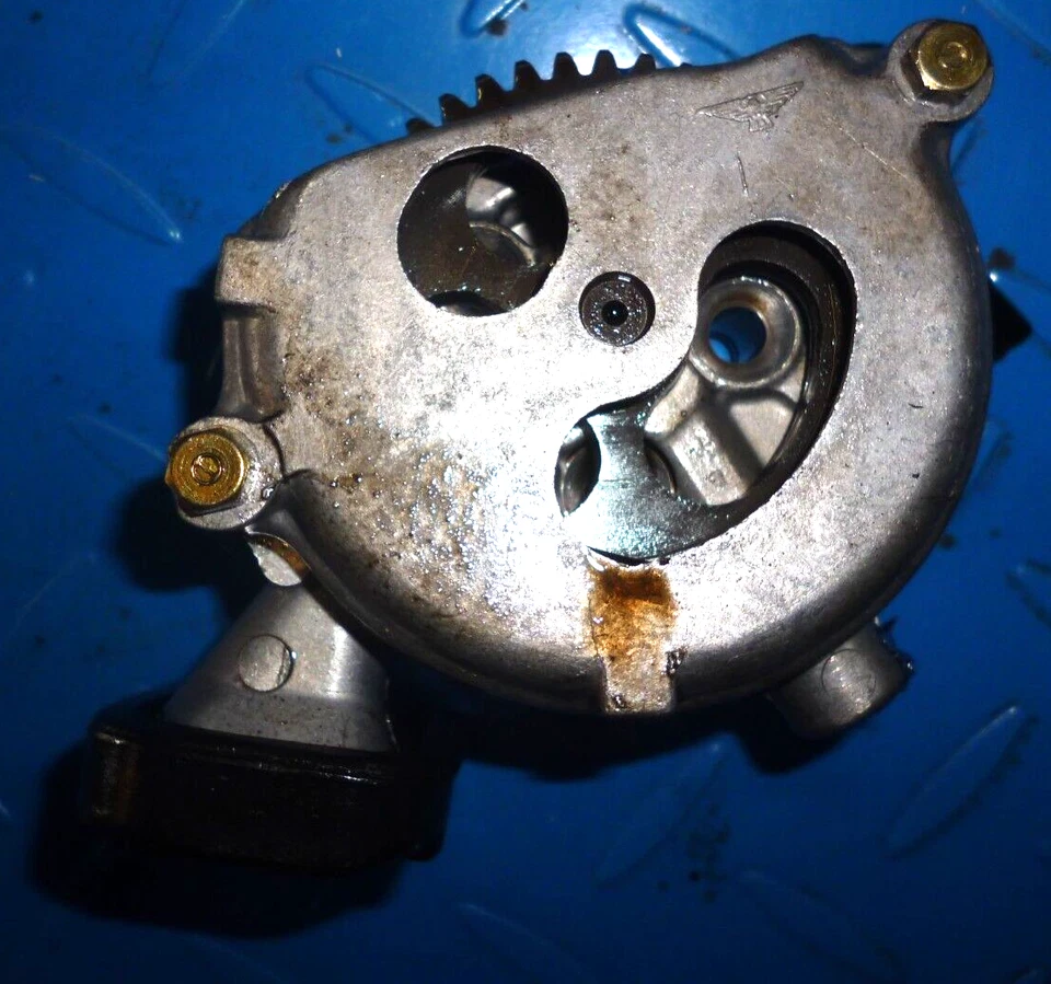 POMPE A HUILE HONDA 125 REBEL de 1995 à 2000 - réf : 17 - Photo 1/1