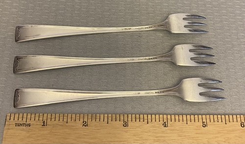Wallace Sterling Silver Carthage Cocktail Seafood Forks Set 3 art deco 1917 mono - Picture 4 of 7