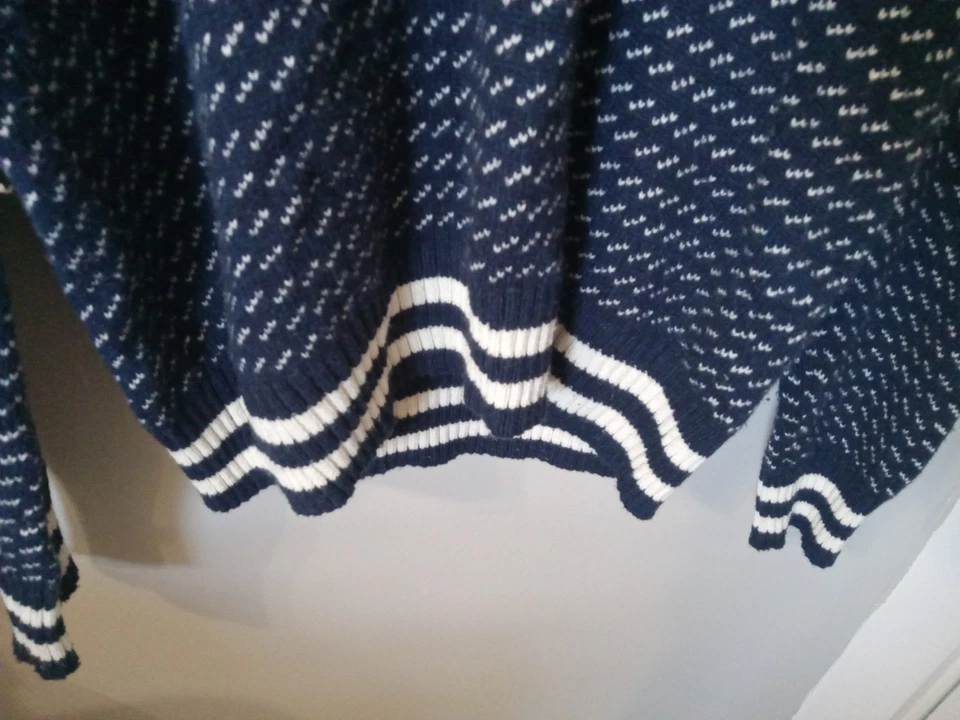 Vintage American Eagle Navy Knit Cardigan Sweater Size Medium - Image 2 of 4