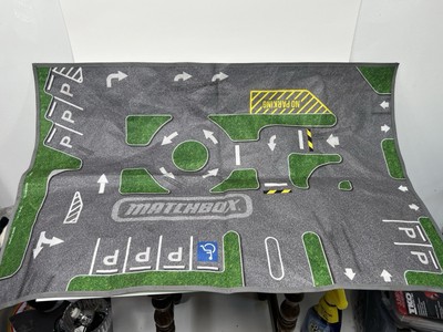 Matchbox Cars Mattel 2020 Parking Lot Round-a-Bout Playmat 30  x 20 