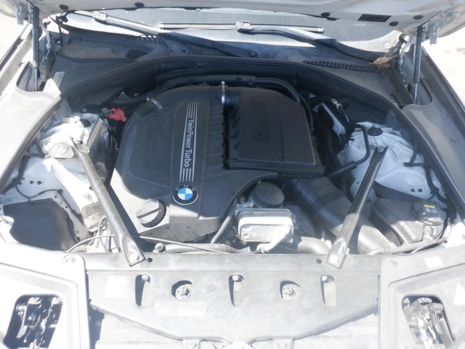 Luz antiniebla de esquina/estacionamiento para pasajeros para BMW 535i GT 30296625 14-17 Foto 3 de 4