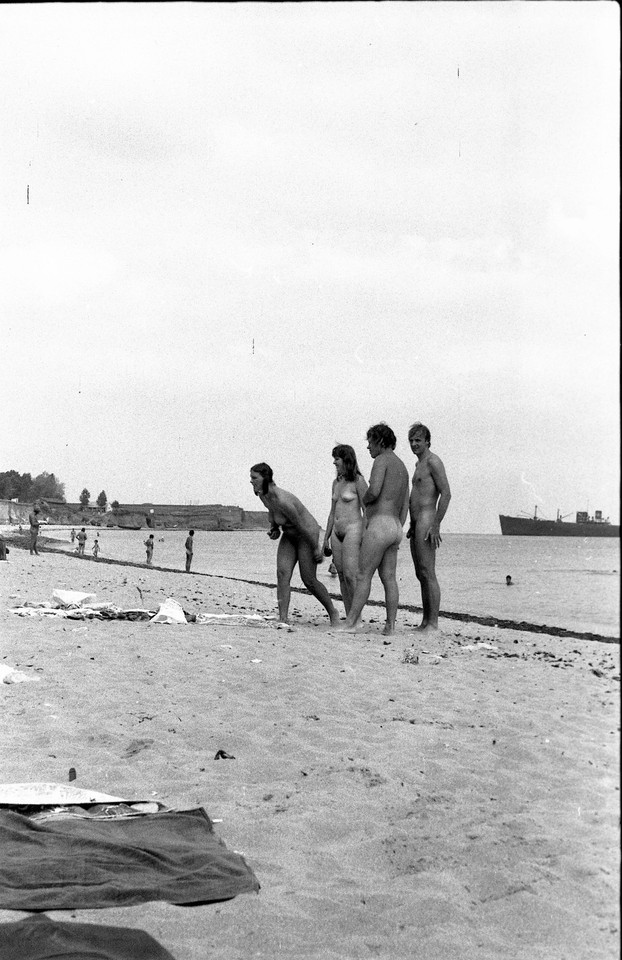 LOT 3x, nude women and men on naturist beach, huge ship, COSTINESTI