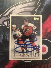 1995-96 Topps Joel Otto Hand Signed Auto Autograph Philadelphia Flyers Card