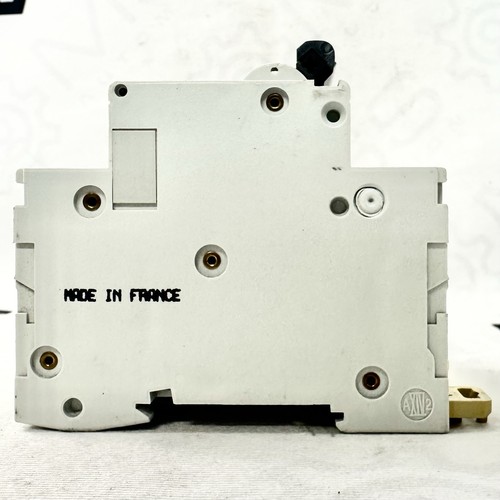 Merlin Gerin 25829 Multi 9 C60N C6 Schutzschalter 3-polig 6A 415V - Bild 5 von 6