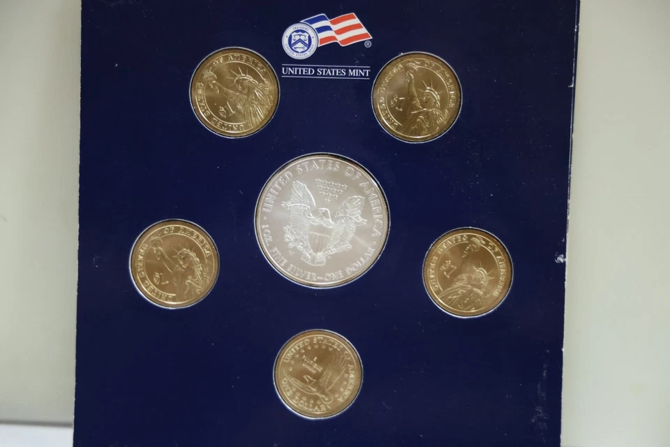 2008 5-Coin U.S. Mint Annual Uncirculated Dollar Set w/ Silver Eagle - Image 4 of 4