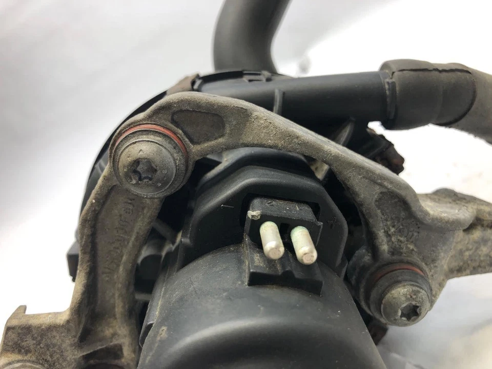 2006 - 2013 Mercedes-Benz C280 W203 Type Secondary Air Injection Pump 0001405185 - Image 3 of 4