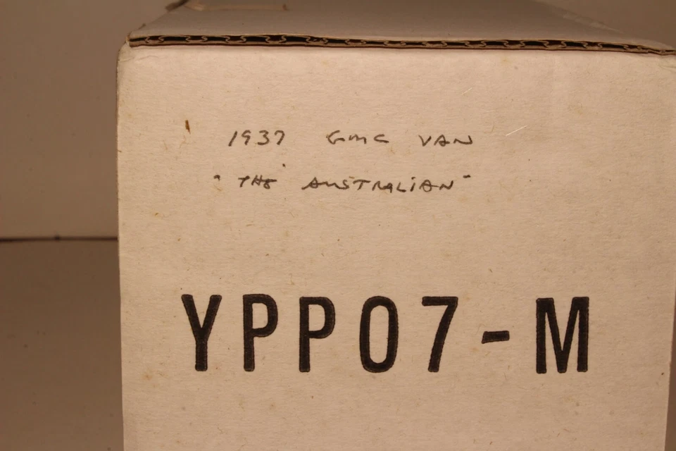 Matchbox Power of the Press Newspaper YPP07-M, 1937 GMC Van "The Australian" - Image 2 of 4