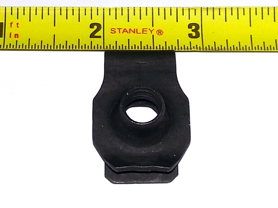 NOSR Ford Mercury Cuerpo Guardabarros Marco Rejilla 3/8-16 Perno U Clip Panel J Tuerca 4 piezas J Foto 4 de 4