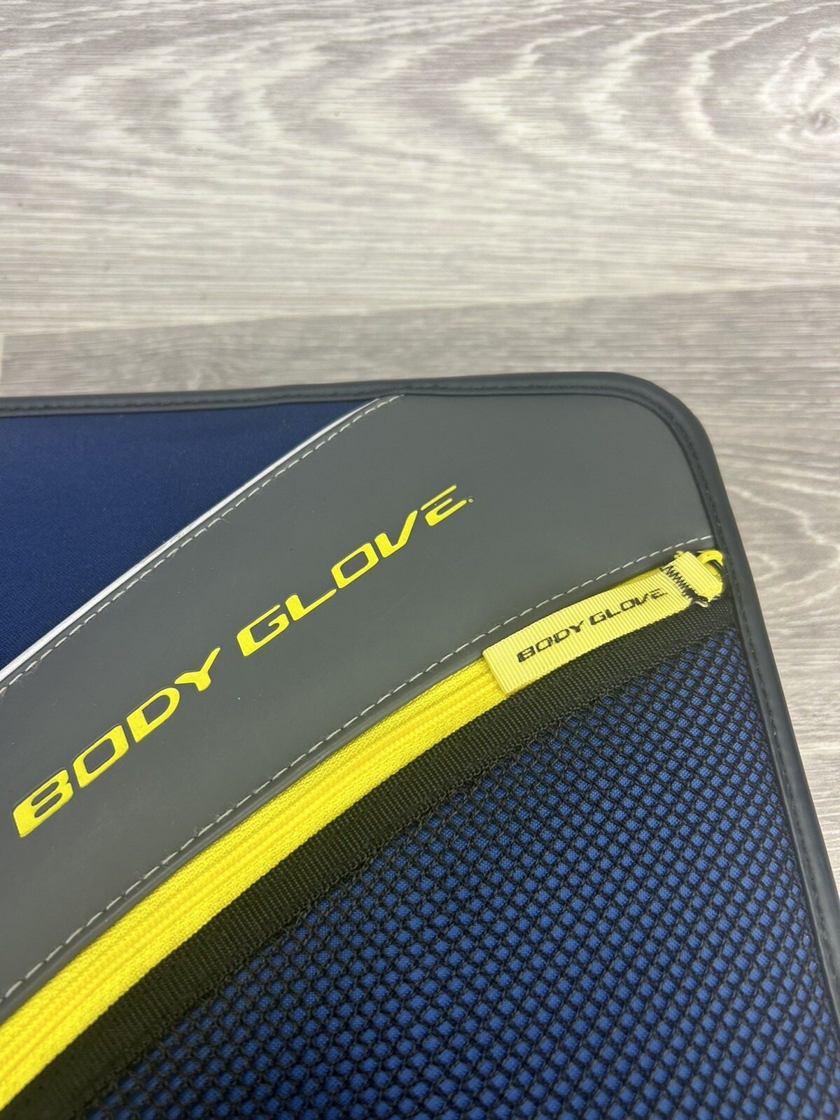 Vintage Body Glove CD Case 128 Disc Protective Padded Compact Dvd