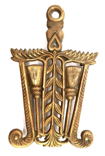 Vintage Brass Tone Cast Metal Trivet Broom Wheat Trivet w/ Heart Footed Heat - 第 1/14 張圖片