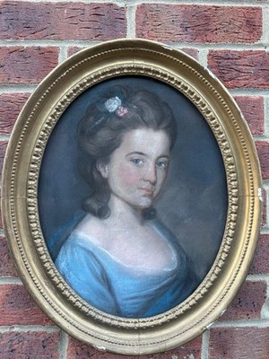 Englische Schule: Ovales Portrait einer jungen Dame, Pastell auf Leinwand, gerahmt