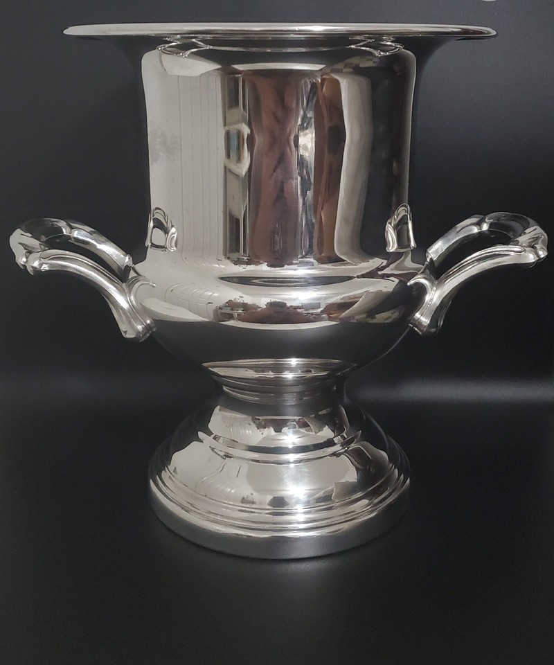 Vintage Oneida silver plate champagne wine chiller ice bucket trophy style