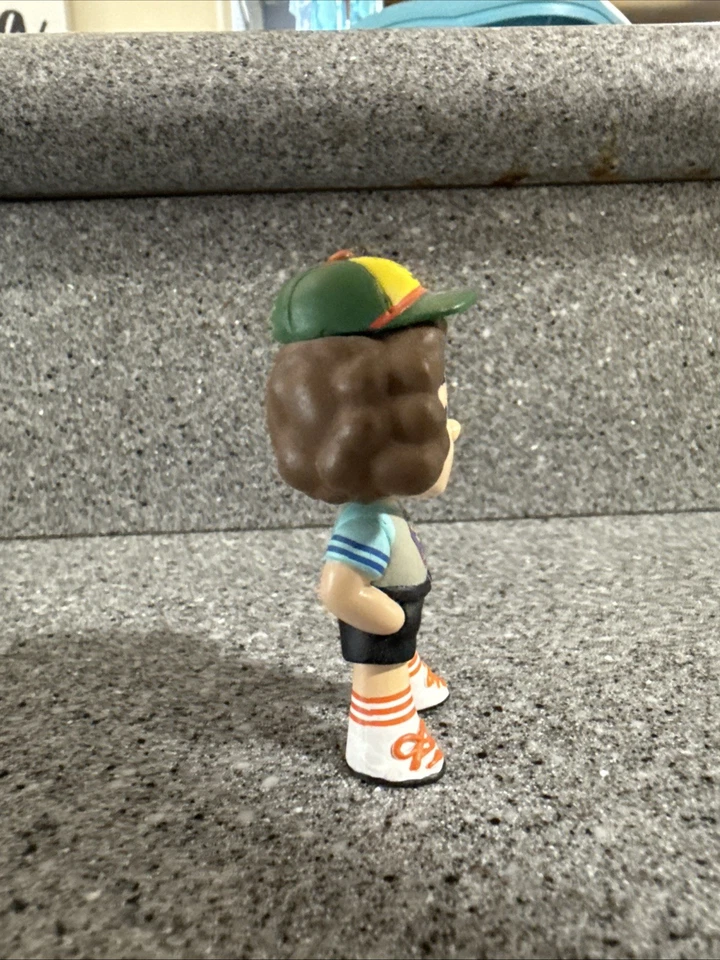 *MINIS FUNKO MISTERIOSO - COSAS EXTRAÑAS - DUSTIN - 1/12 - EXCLUSIVO OBJETIVO* Foto 4 de 4