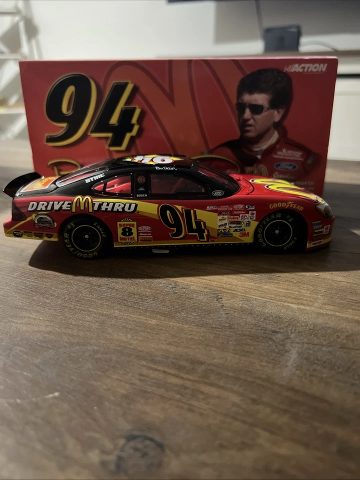 Bill Elliott #94 McDonalds 25TH Anniversary 2000 Taurus 1:24 Nascar Diecast Car - Image 4 of 4