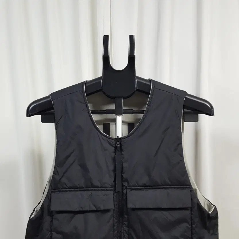 adidas Women's MYSHELTER Reversible Puffer Vest 90 Oil Market thumbnail 6