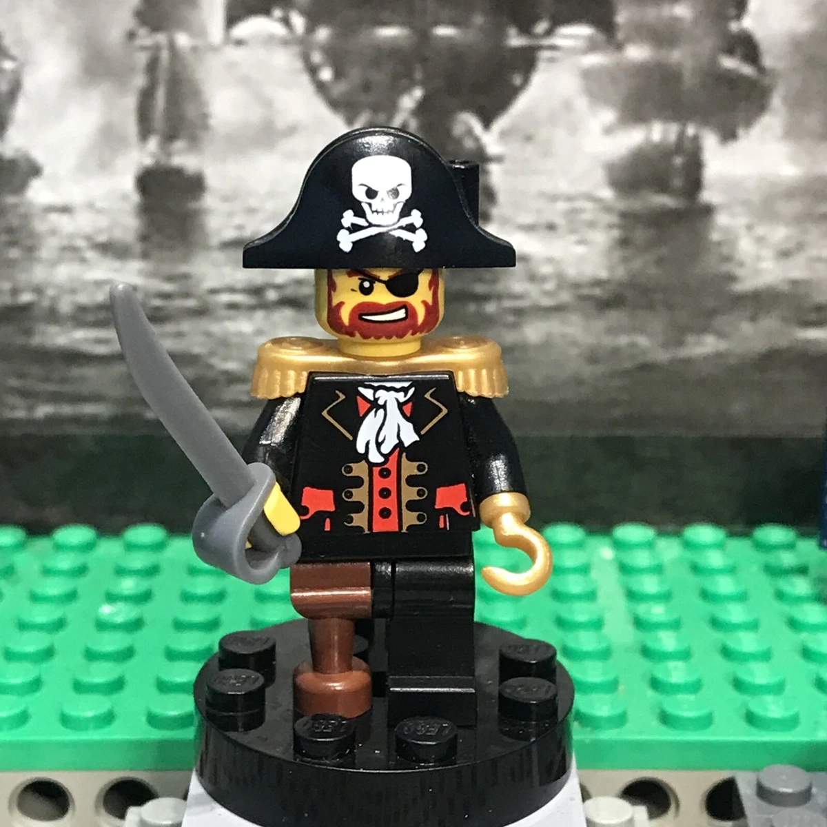 Lego Pirates Mini Figure Vintage Collection Captain Brickbeard Pi089 2009