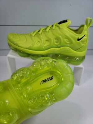women neon vapormax