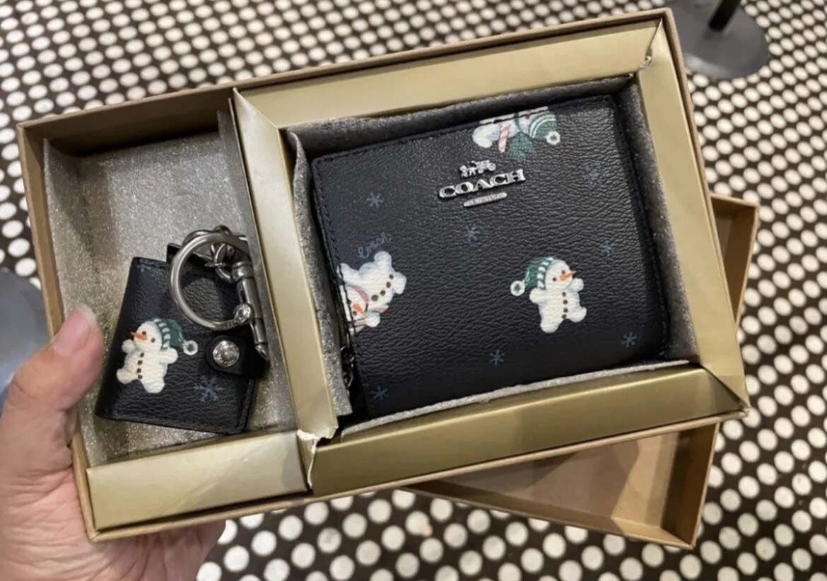 NEW Coach Boxed Snap Wallet & Picture Frame Bag Charm with Snowman