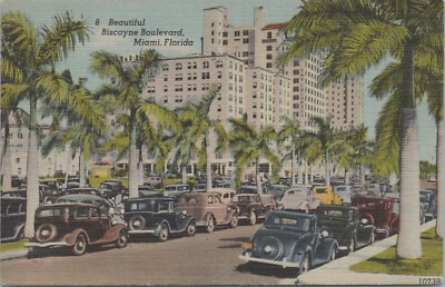 Postcard - Biscayne Boulevard Miami Florida Street view Old cars Posted 1947