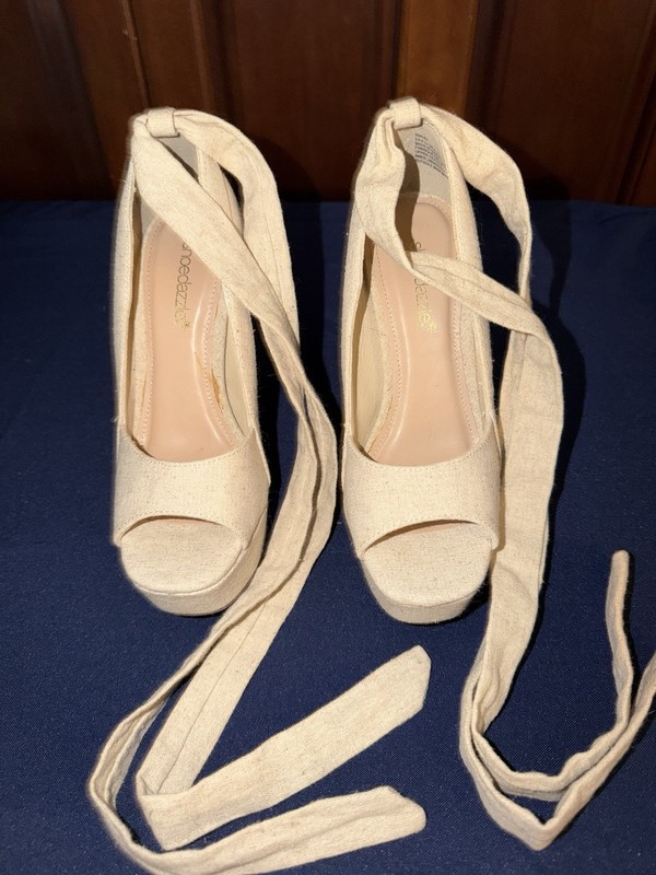 ShoeDazzle Size 6.5 Textile Heels with 5-5.5” heel and Wraps around Leg