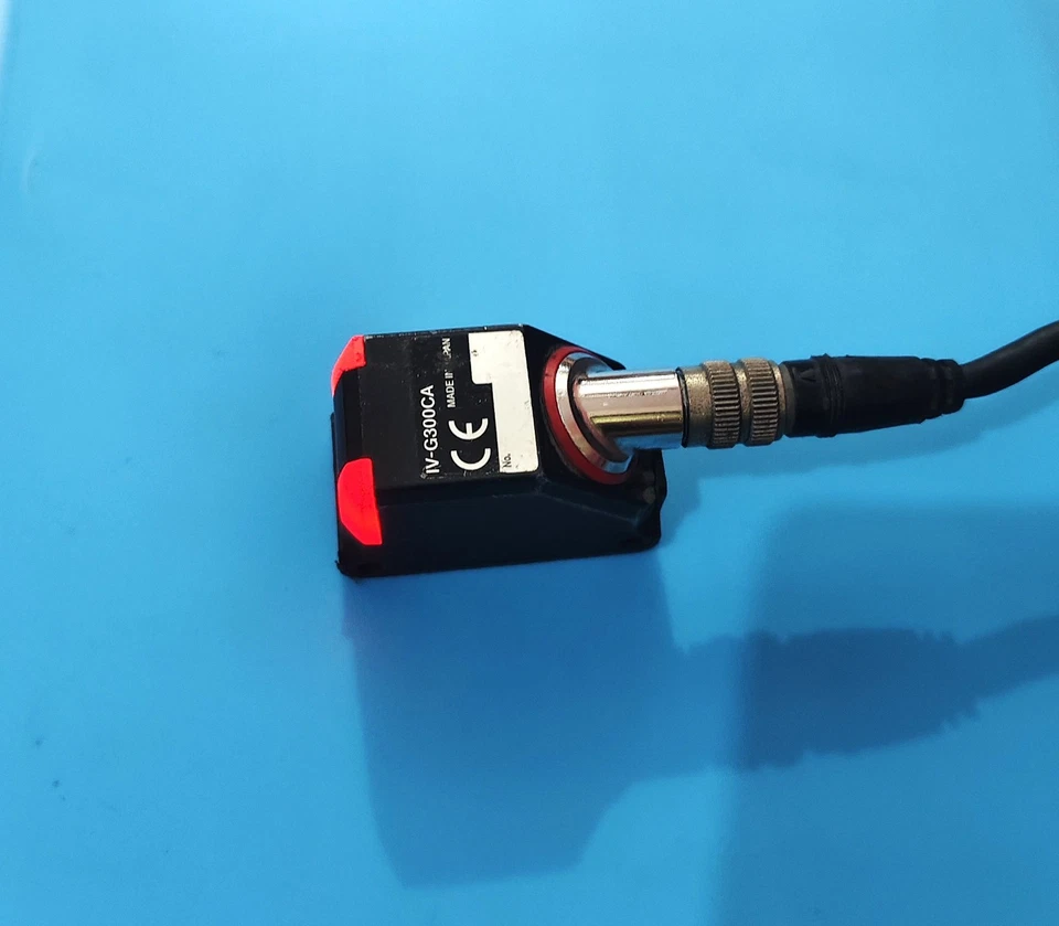 KEYENCE Vision Sensor Set IV-G300CA + IV-M30 + IV-G10 + BMXCPS2000 - Image 3 of 4